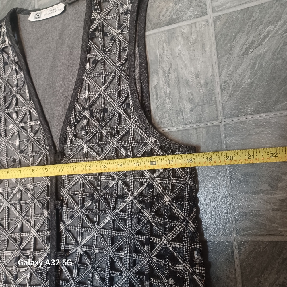 STUDIO COLLECTION Vtg SIZE M Black and White Denim Jean Waistcost Vest - Picture 10 of 11